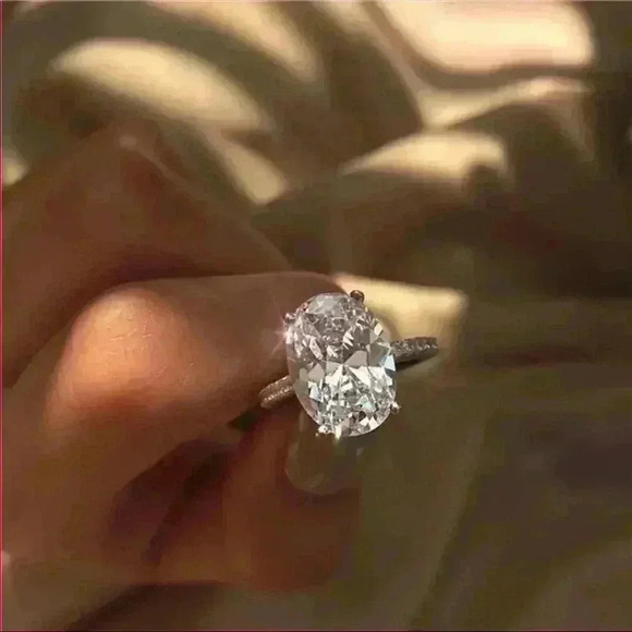 5 CT Oval Cut Diamond Sterling Silver Ring - Picture 3 of 6